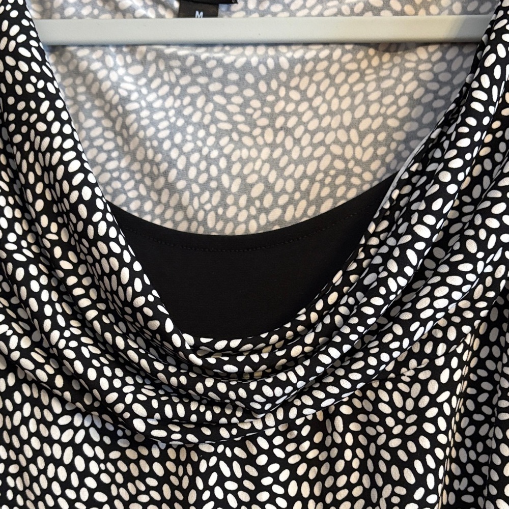 East 5th Monochrome Textured Blouse - Picture 5 of 5